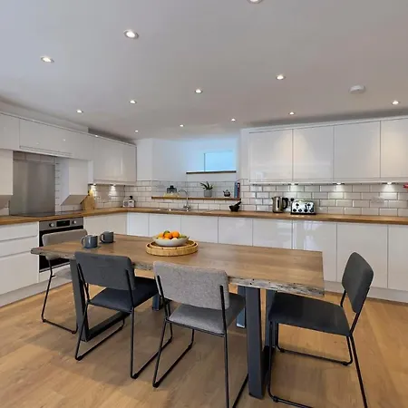 Guestready - Fantastic 4 Bedroom In Bristol