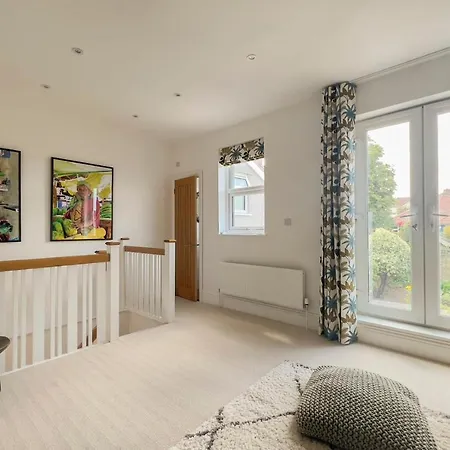 Guestready - Fantastic 4 Bedroom In Bristol