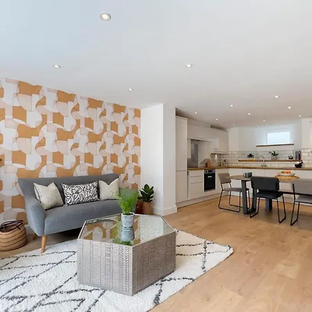 Holiday home Guestready - Fantastic 4 Bedroom In