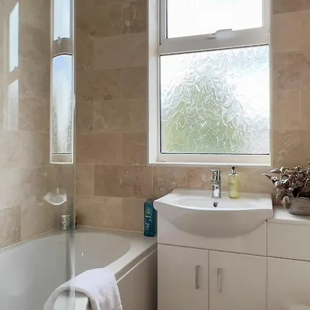 Holiday home Guestready - Fantastic 4 Bedroom In *