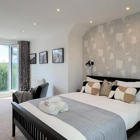 Guestready - Fantastic 4 Bedroom In Holiday home *